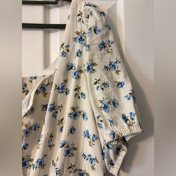 NWT Old Navy Cream & Blue Floral 3X Dress 🩵 - Picture 6 of 11